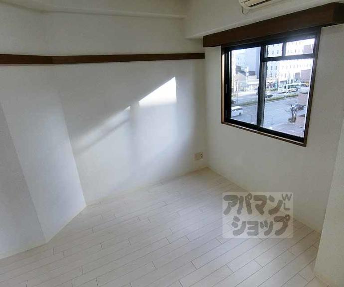 【ラフィーネ四条堀川】間取