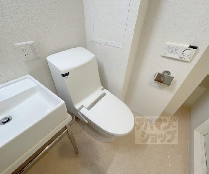 【Ｇ－ＣＲＥＳＴ京都四条烏丸】間取