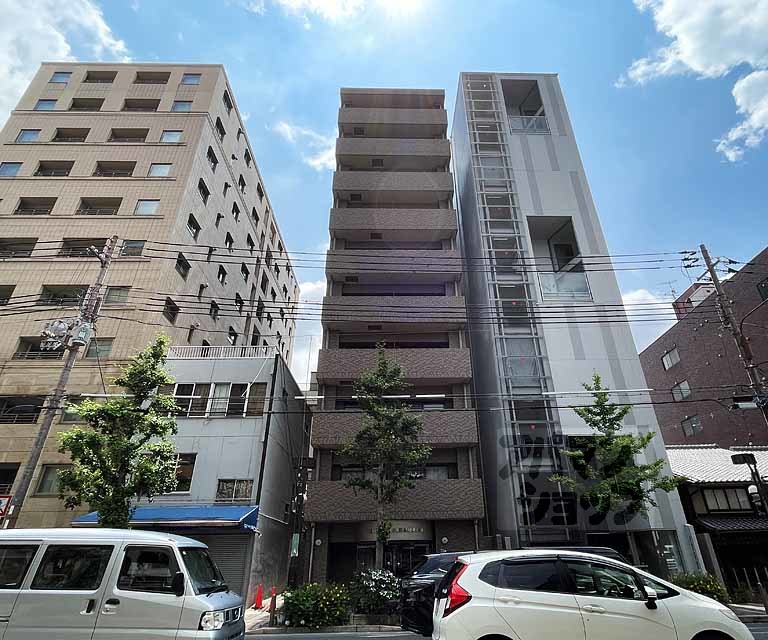 リーガル京都四条河原町通り