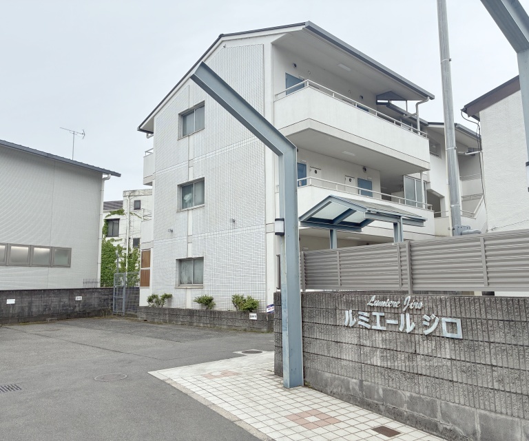ルミエールジロ