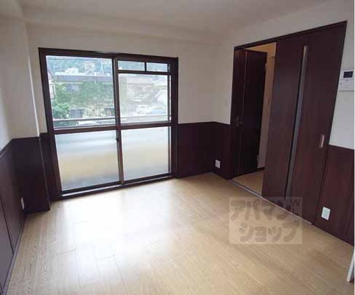 【ヴィラ御陵】間取