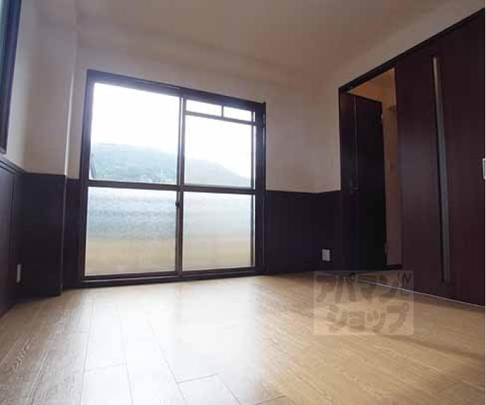 【ヴィラ御陵】間取