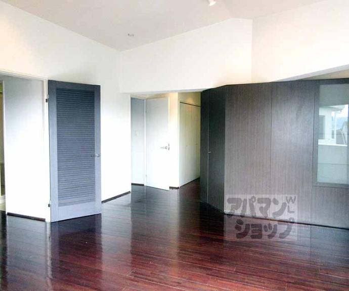 【ＰＡＲＫ　ＨＩＬＬＳ　ＯＹＡＫＥ　ＶＩＬＬＡ　３】間取