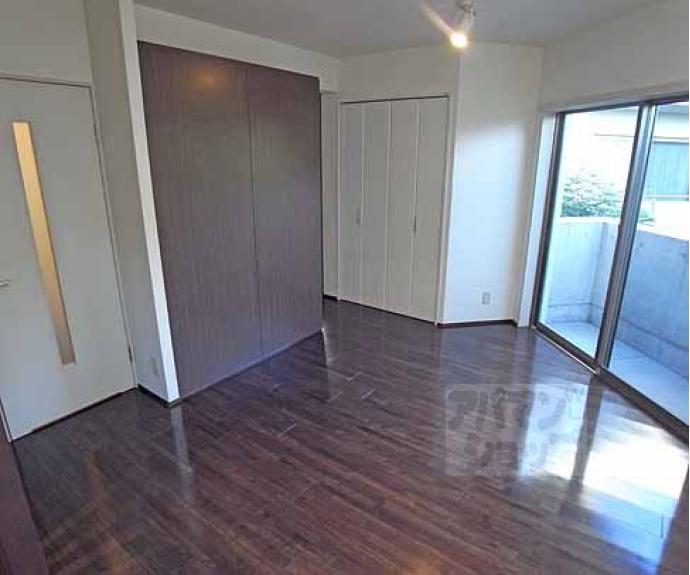 【ＰＡＲＫ　ＨＩＬＬＳ　ＯＹＡＫＥ　ＶＩＬＬＡ　３】間取