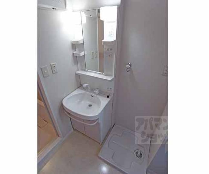 【ＰＡＲＫ　ＨＩＬＬＳ　ＯＹＡＫＥ　ＶＩＬＬＡ　３】間取