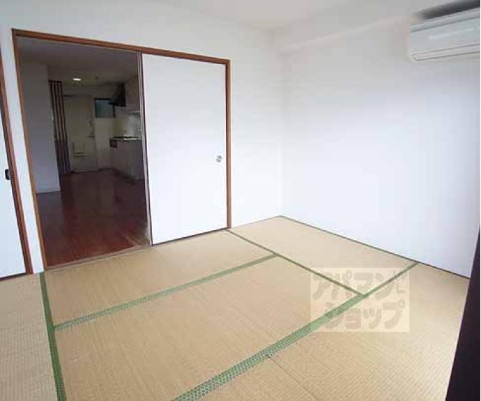 【メイプルリーフ上花山】間取
