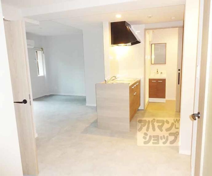 【ハーミテージ安朱】間取