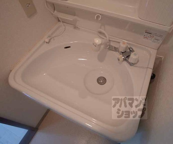 【プラネシア星の子山科駅前】間取