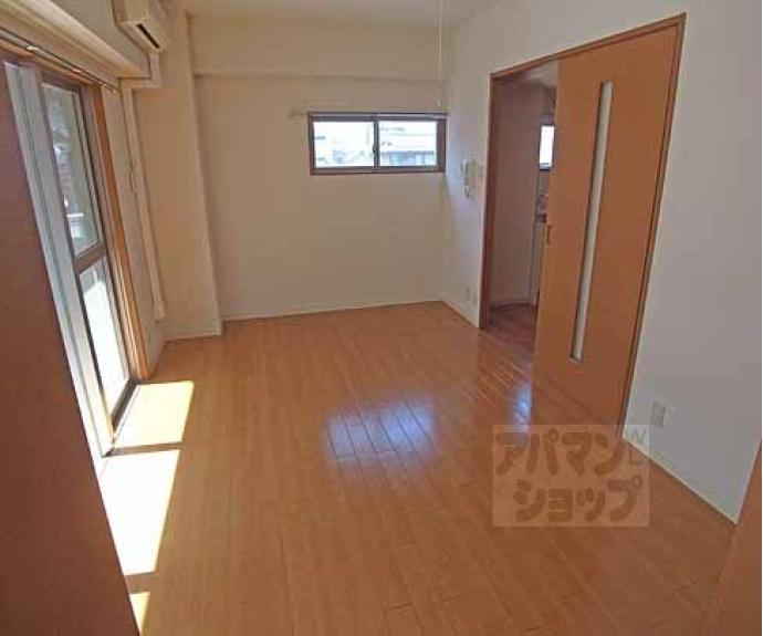 【ヴィヴィ　モラド】間取