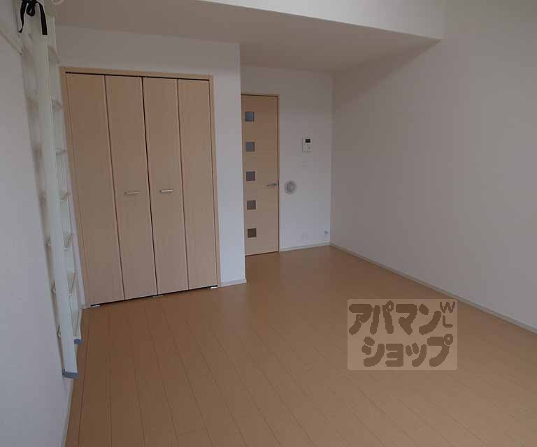 【ロイヤルハピネス】間取