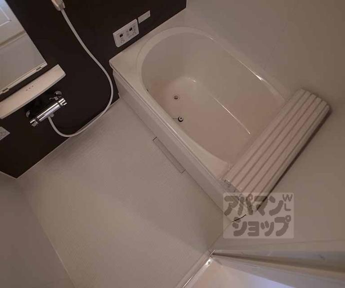 【シャーメゾン伊勢屋】間取