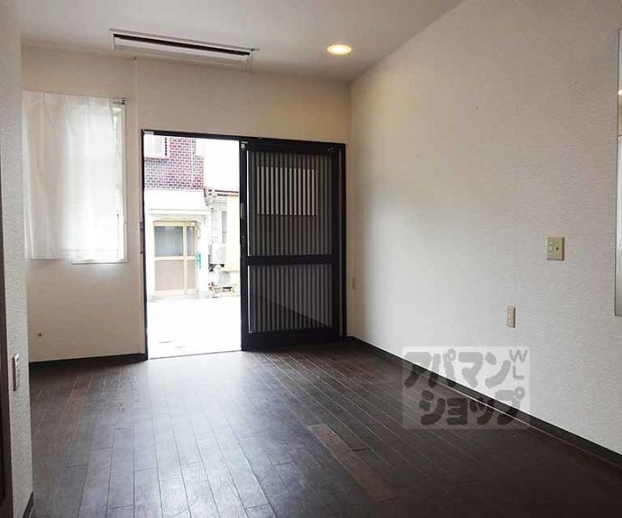 【西野八幡田町店舗付貸家】間取