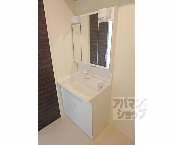 【ファミール西村】間取