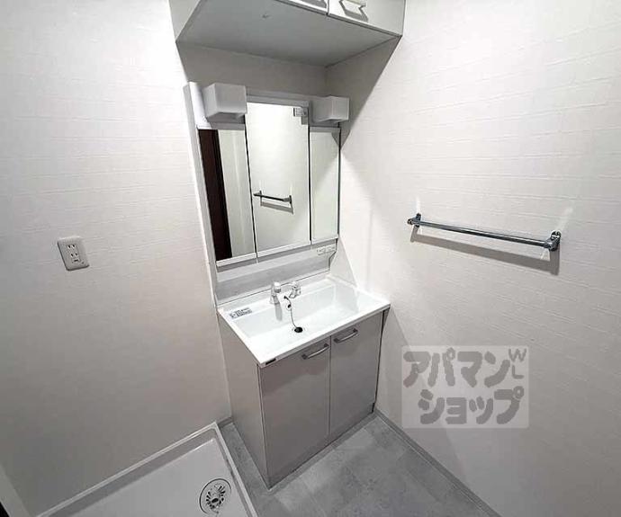 【四ノ宮泉水町貸家（１０－２６）】間取