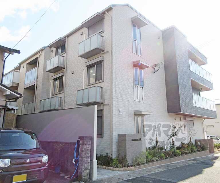シャーメゾン勧修