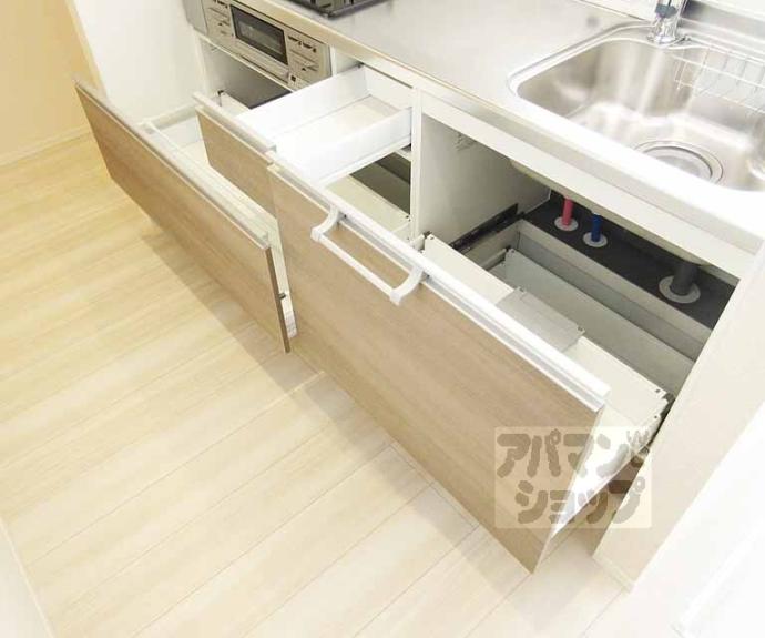 【アデウ　ドゥーエ】間取