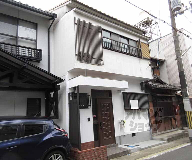 御陵荒巻町貸家