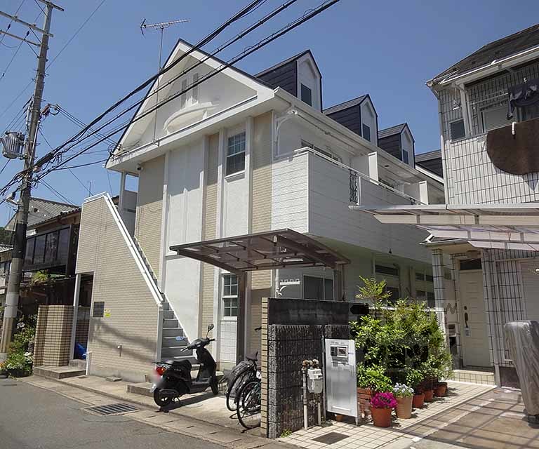 レオパレス山科第８