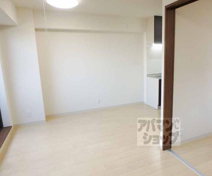 【ラクラスコート朝日が丘】間取