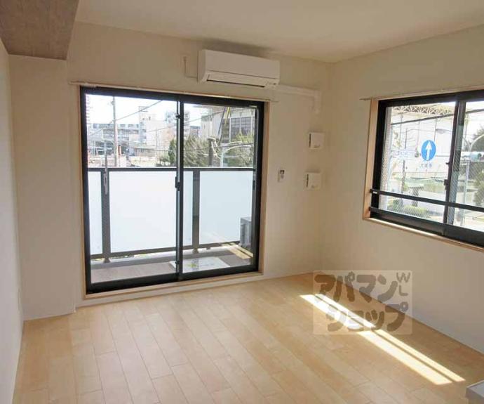 【Ｒ－４　Ｃｏｕｒｔ大津京】間取