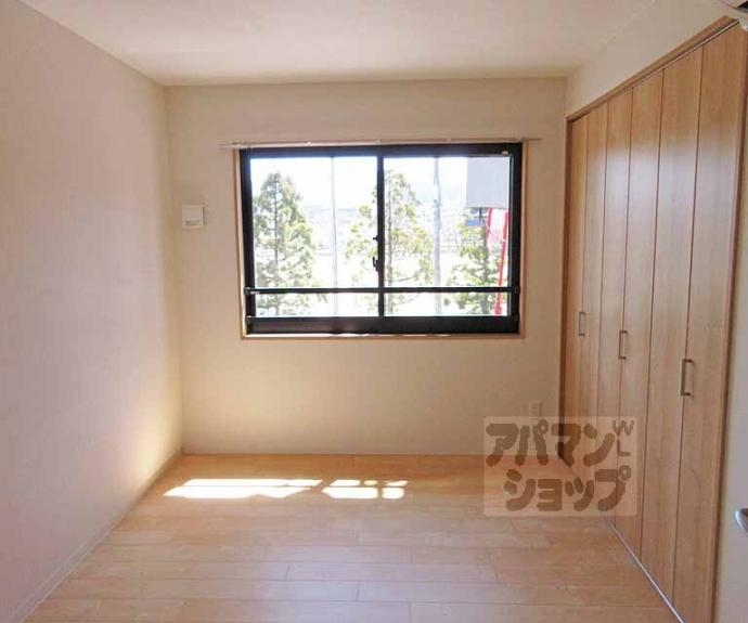 【Ｒ－４　Ｃｏｕｒｔ大津京】間取