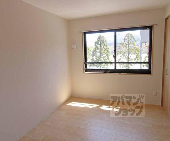 【Ｒ－４　Ｃｏｕｒｔ大津京】間取