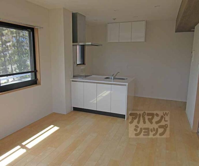 【Ｒ－４　Ｃｏｕｒｔ大津京】間取