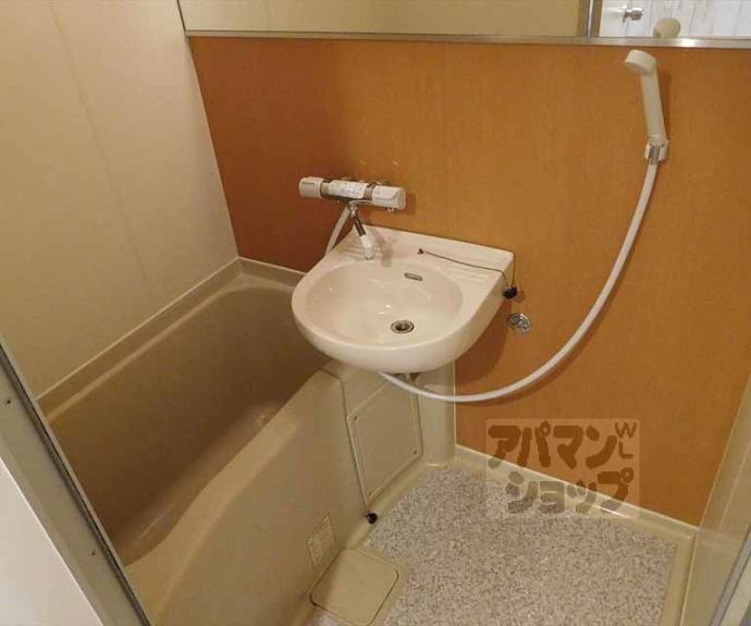 【Ｃｈｏｅｉ６３マ．シャンブルかもがわ】間取