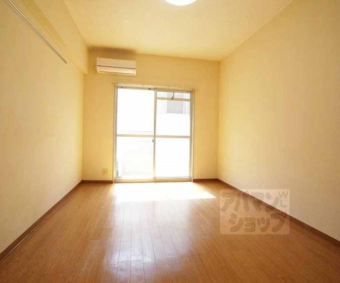 【シャインズフラッツ】間取