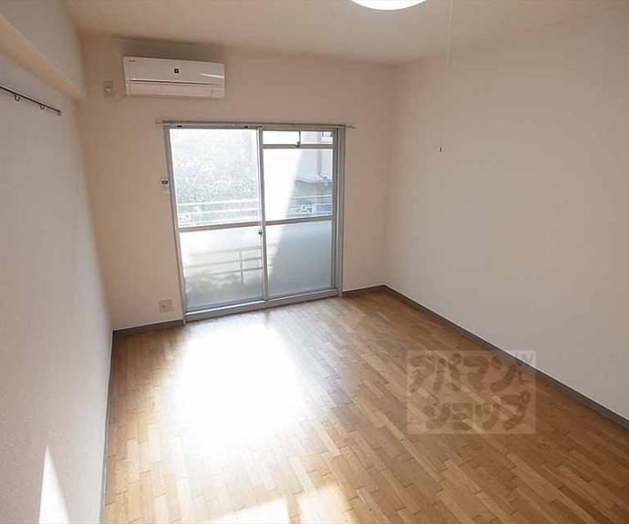 【シャインズフラッツ】間取