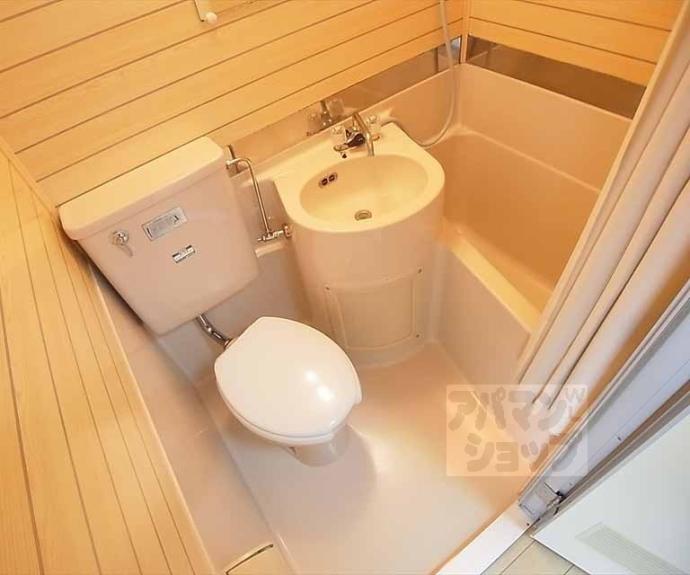 【ＵＰＰＥＲ　ＷＥＳＴＳＩＤＥ西賀茂】間取