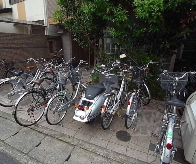 【作思以度　衣笠】間取