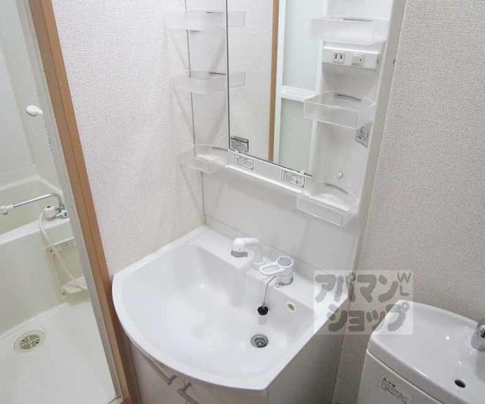 【ホワイエ泉堂町】間取