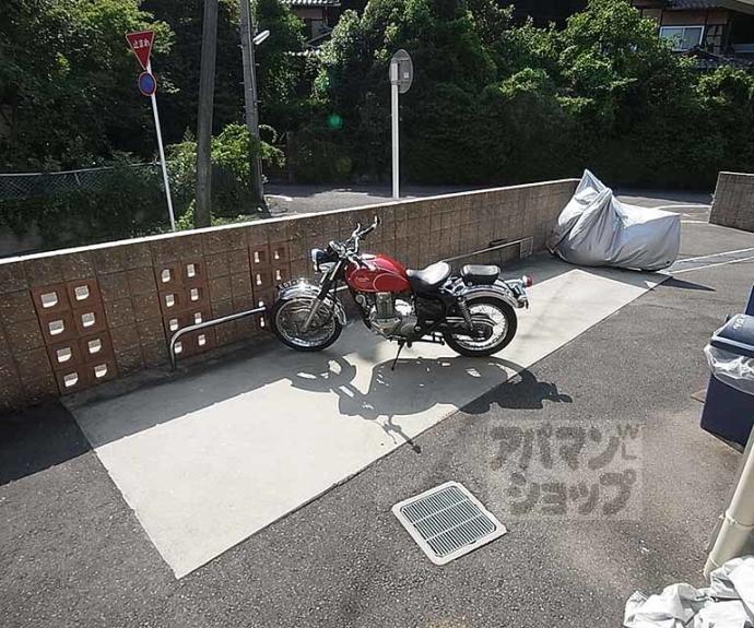 【ホワイトハイムＫＡＧＡＭＩＩＳＨＩ】間取