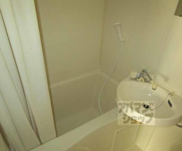 【クゥアトル京都Ⅱ】間取