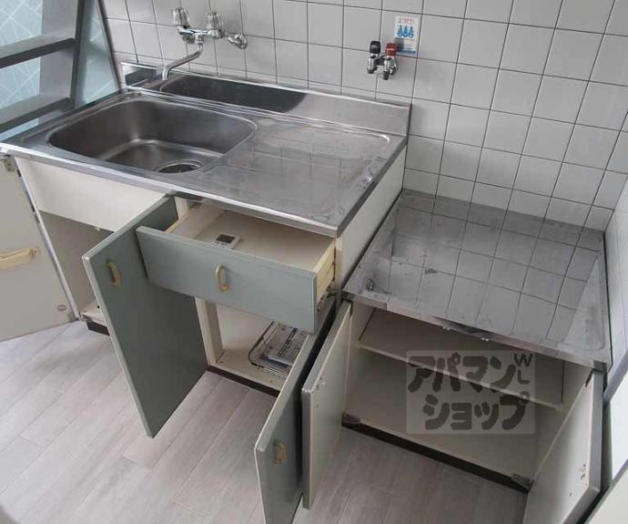 【クゥアトル京都Ⅱ】間取