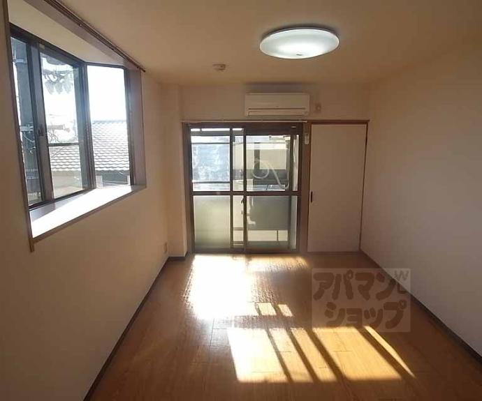 【プチシャトー紫野】間取