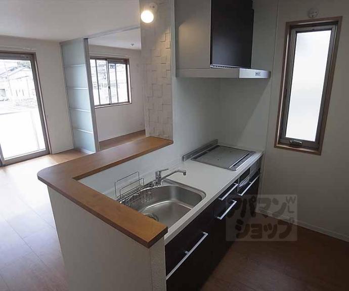 【Ｓｈｉｎｉｎｇ　Ｔｅｒｒａｃｅ　西賀茂】間取