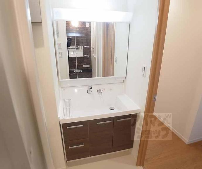 【Ｓｈｉｎｉｎｇ　Ｔｅｒｒａｃｅ　西賀茂】間取