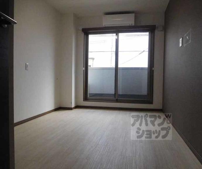 【ＧＲＡＮＤ　ＦＩＲＳＴ鞍馬口】間取