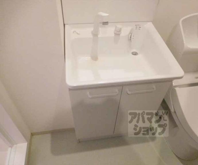 【ＧＲＡＮＤ　ＦＩＲＳＴ鞍馬口】間取