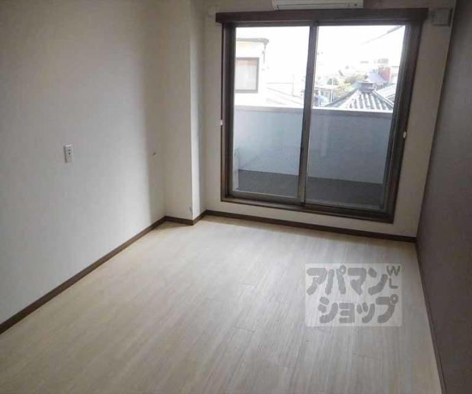 【ＧＲＡＮＤ　ＦＩＲＳＴ鞍馬口】間取