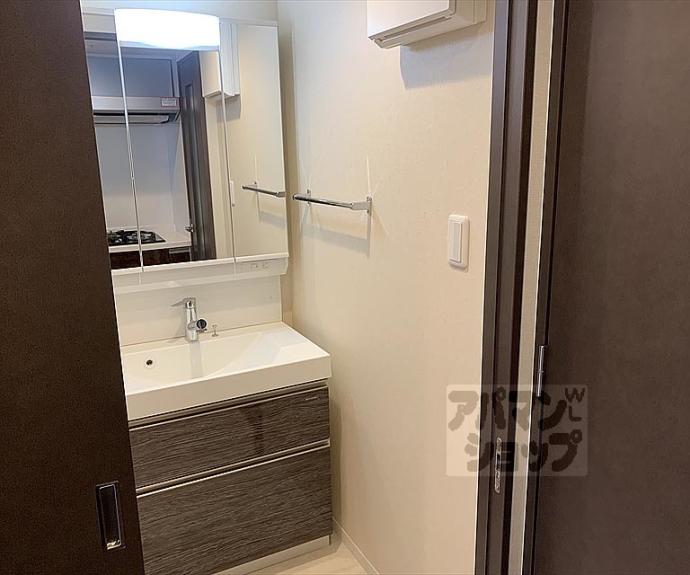 【アドバンス京都北大路レフィナード】間取