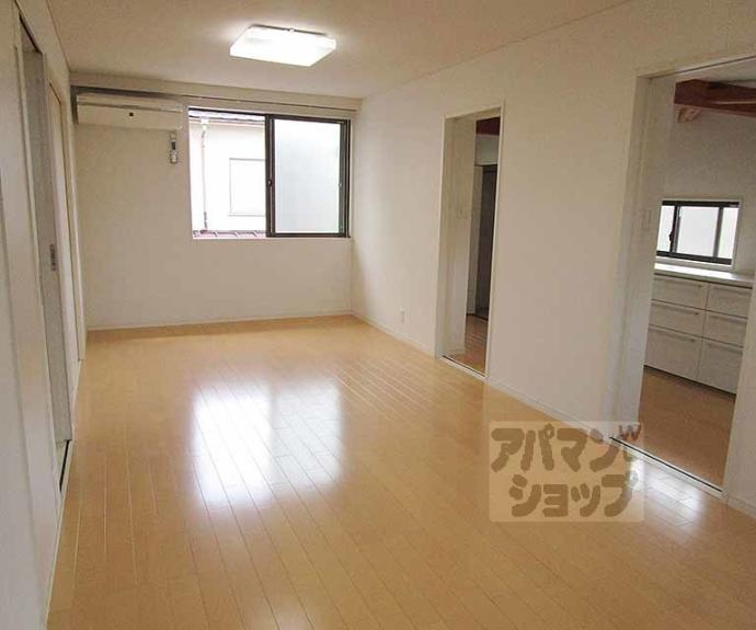 【紫野上築山町３７貸家】間取