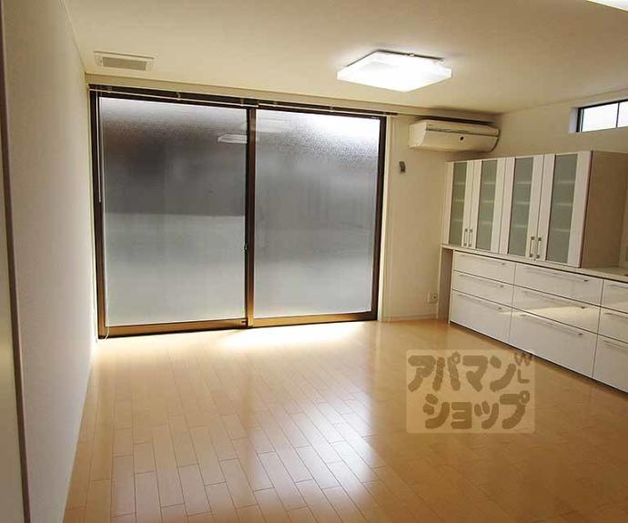 【紫野上築山町３７貸家】間取