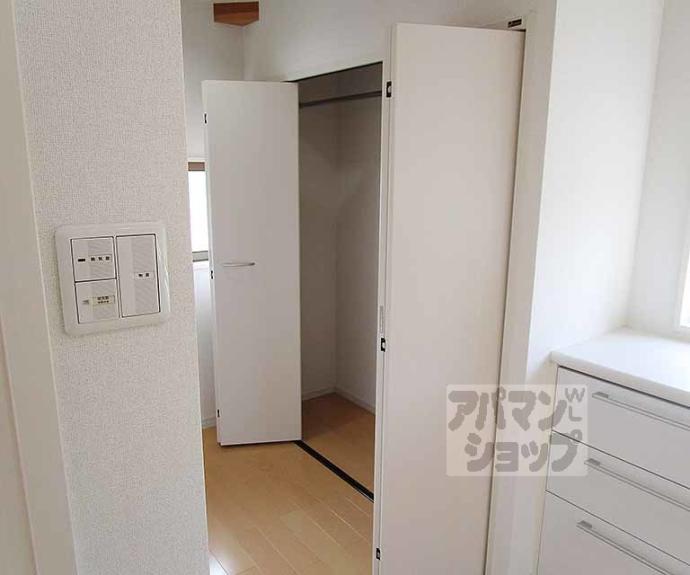 【紫野上築山町３７貸家】間取