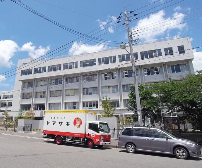 【太秦乾町貸家】