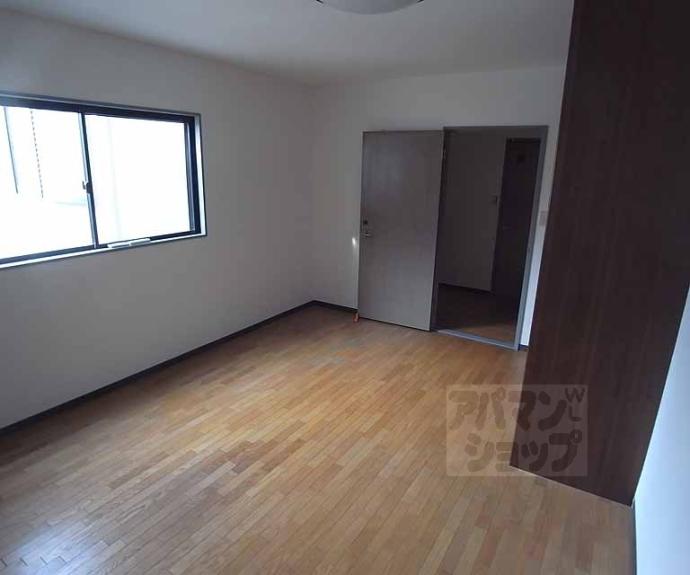 【クリスタルコート嵯峨天龍寺】間取