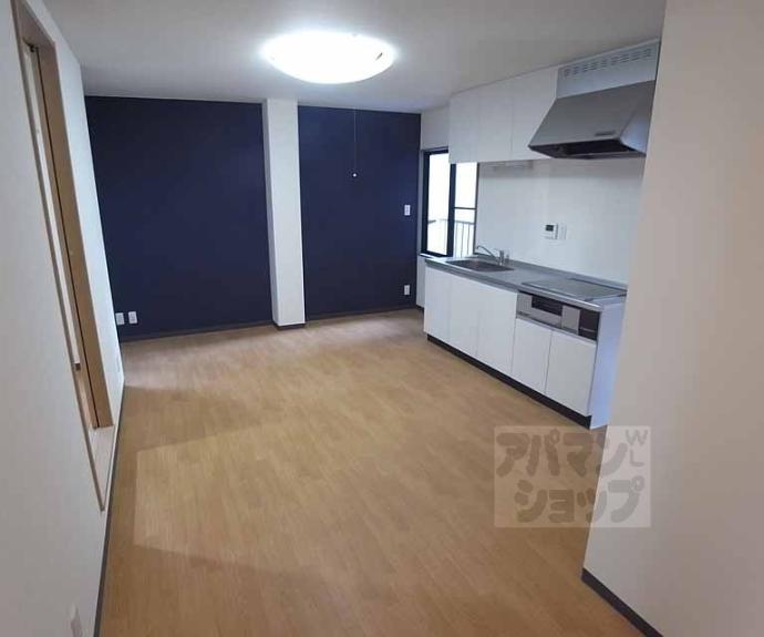 【クリスタルコート嵯峨天龍寺】間取