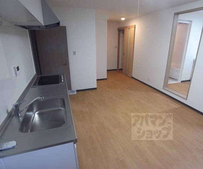 【クリスタルコート嵯峨天龍寺】間取